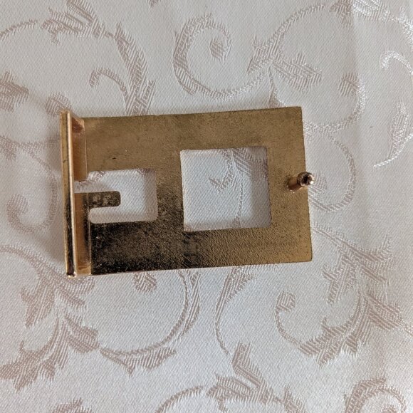 G Gold tone Belt Buckle - Picture 5 of 9